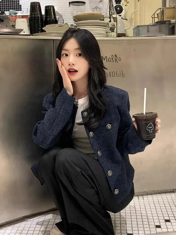 Blue ort Quandun Sle Women's Jaet Spring New Faion Small Size Attractive Cardigan Coat Pure Color Straight Tube ape
Blue ort Quandun Sle Women's Jaet Spring New Faion Small Size Attractive Cardigan Coat Pure Color Straight Tube ape