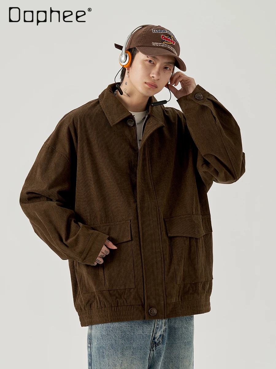 Вельветовая рабочая одежда кофейного цвета в американском стиле ретро, мужская весенне-осенняя свободная повседневная черная куртка с отложным воротником
Вельветовая рабочая одежда кофейного цвета в американском стиле ретро, мужская весенне-осенняя свободная повседневная черная куртка с отложным воротником