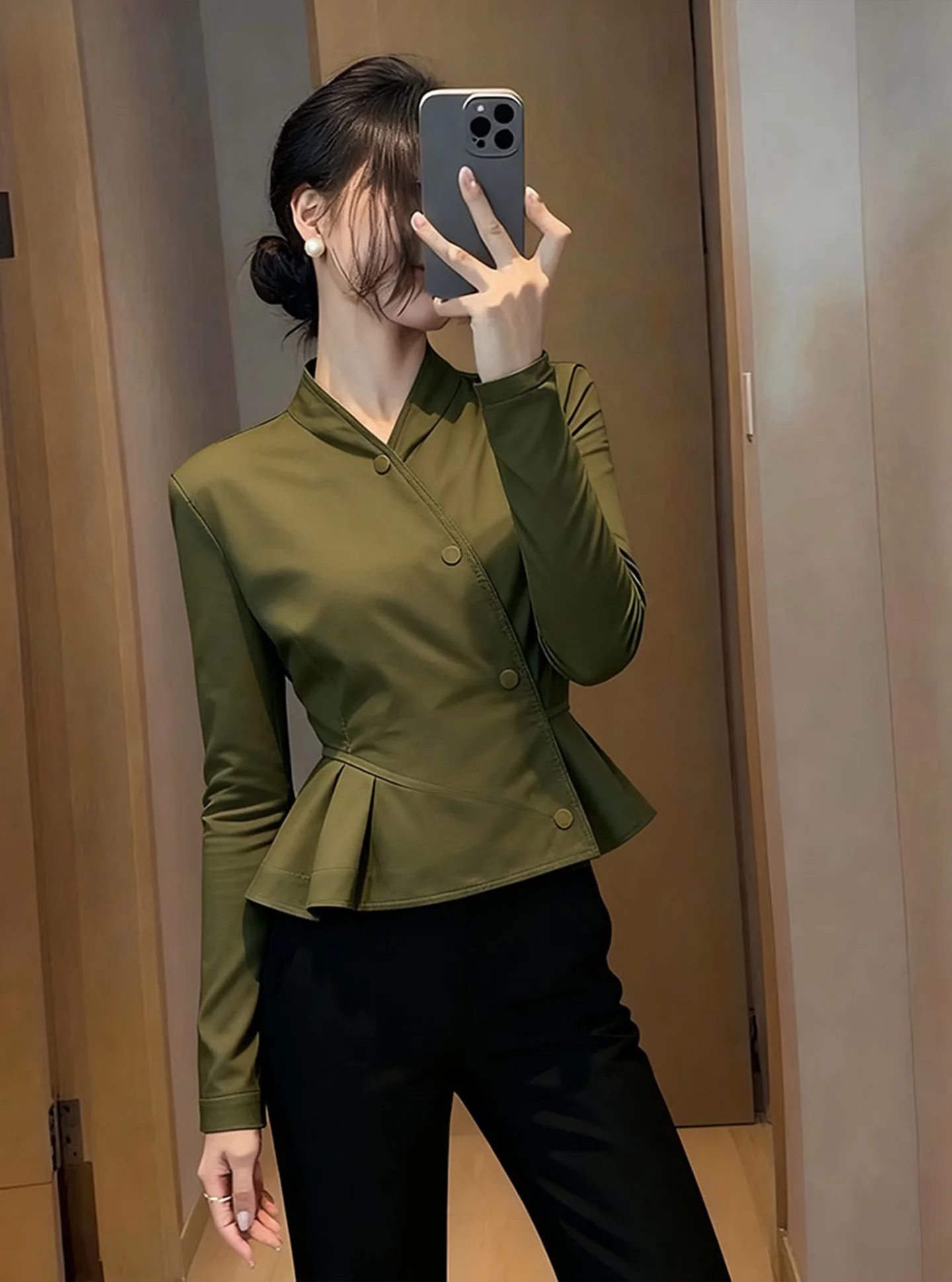 Ele ort een Jaet Women's Slim Fit Waist-Cut Spring Faion Luxury Sle V-Ne Button-Up Casual Outerwear
Ele ort een Jaet Women's Slim Fit Waist-Cut Spring Faion Luxury Sle V-Ne Button-Up Casual Outerwear