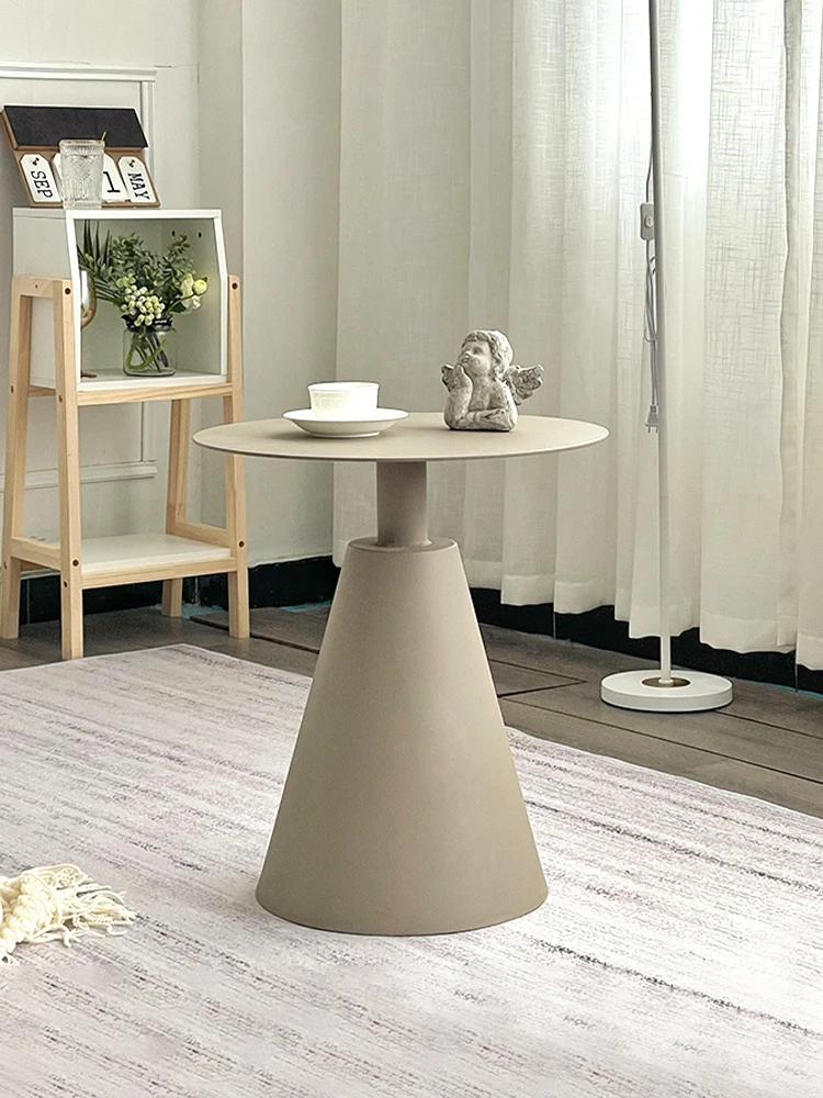 Balcony small coffee table corner mini modern simple garden rack outdoor small round small square table
Balcony small coffee table corner mini modern simple garden rack outdoor small round small square table