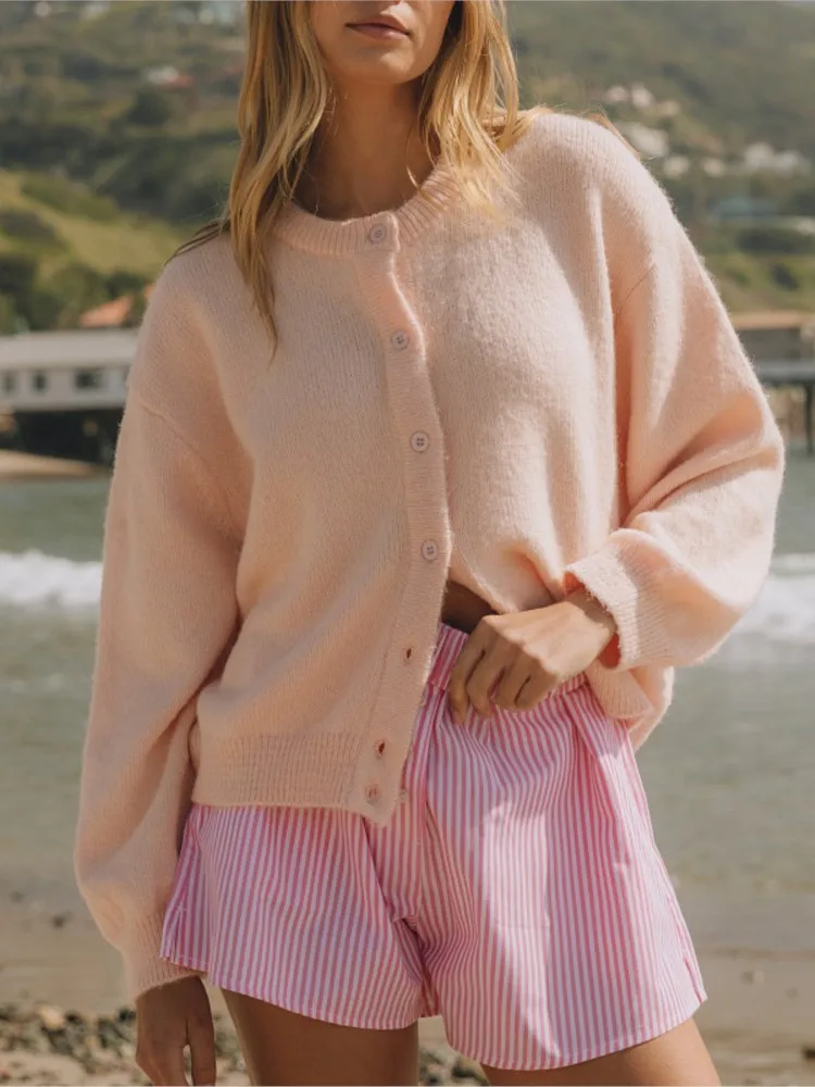 Sweater Women's Long-sleeved Buttons Versatile Knitted Cardigan Jacket For Women Cardigans Solid Color Temperament Intellect
Sweater Women's Long-sleeved Buttons Versatile Knitted Cardigan Jacket For Women Cardigans Solid Color Temperament Intellect