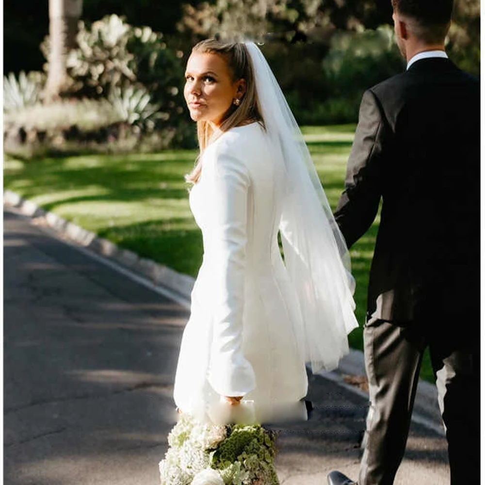 Women's Mini Wedding Dresses Round Neck Long Sleeve Slim Bridal Above Knee Wedding Dresses for Wedding Party Banquet 1422
Women's Mini Wedding Dresses Round Neck Long Sleeve Slim Bridal Above Knee Wedding Dresses for Wedding Party Banquet 1422