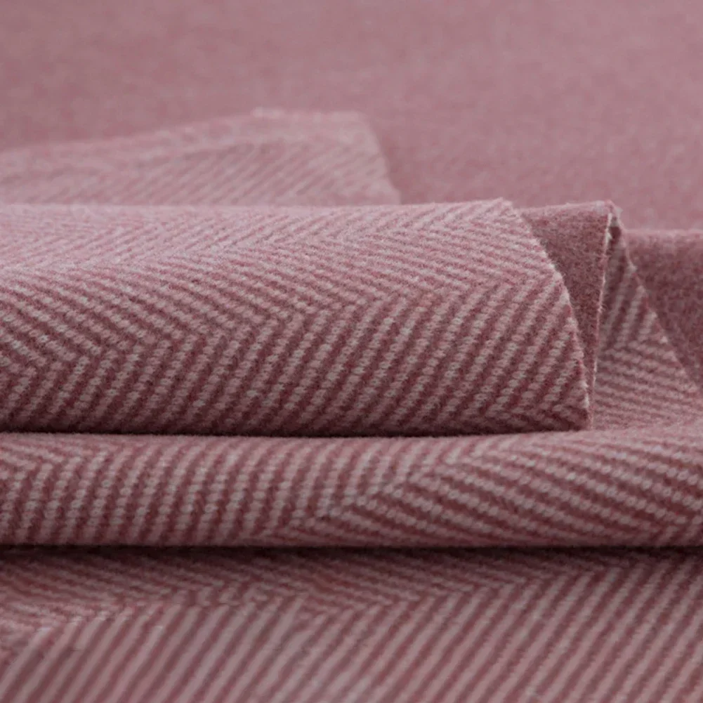 Clothing Herringbone Fabric Wool + Acrylic Fiber Fashionable SOFT AND COMFORTABLE Thickened Warm And Insulated
Clothing Herringbone Fabric Wool + Acrylic Fiber Fashionable SOFT AND COMFORTABLE Thickened Warm And Insulated