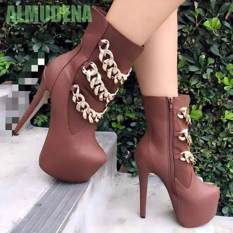Thick Bottom Platform Round Toe Ankle Boots Fashionable Chain Decoration Leather Splicing Side Zipper Stiletto Heels
Thick Bottom Platform Round Toe Ankle Boots Fashionable Chain Decoration Leather Splicing Side Zipper Stiletto Heels