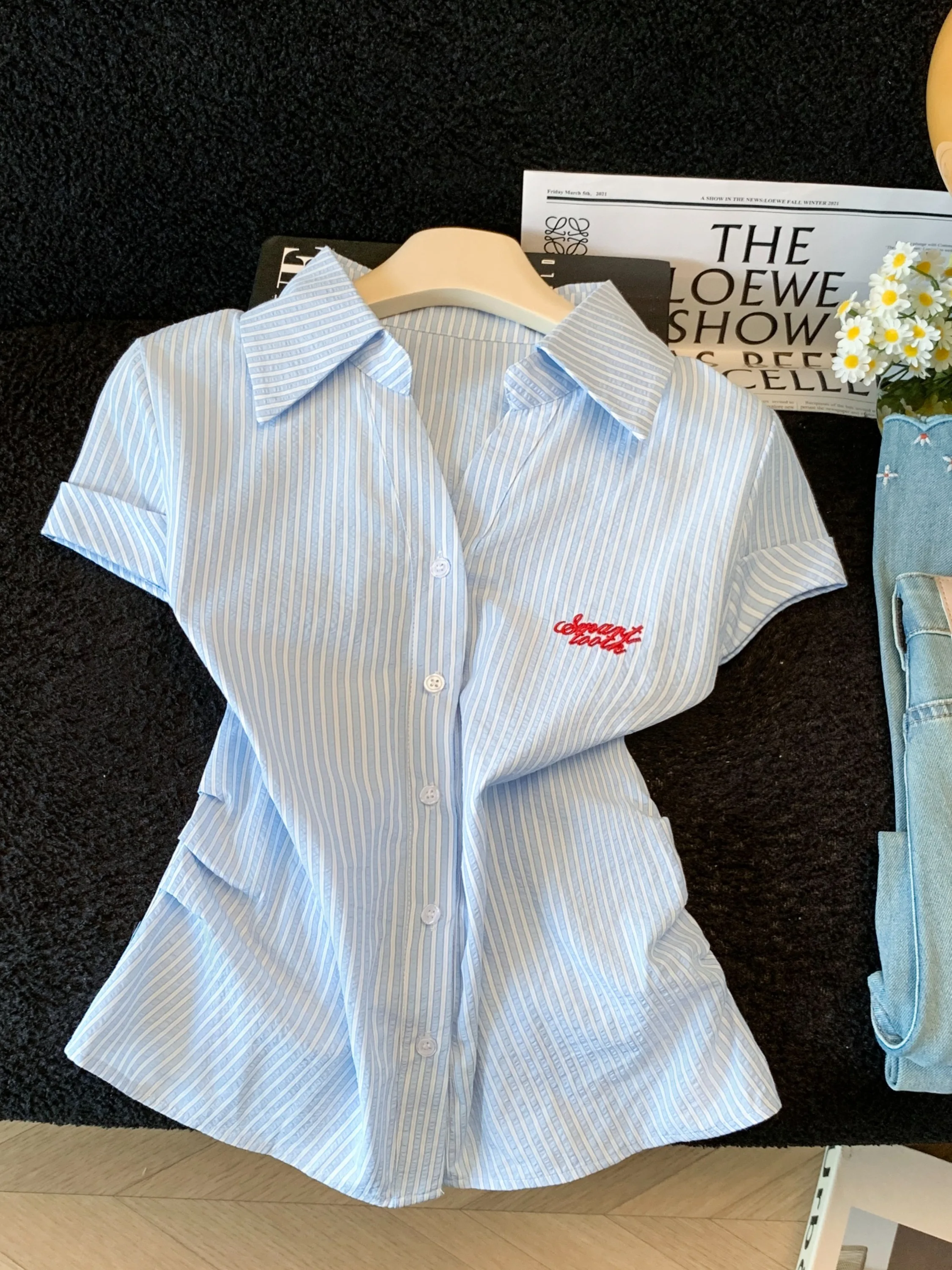 Blue Striped Short Sleeve Casual Shirt Women's Summer New Style Slim Fit Casual Button Collar Top Skin-friendly Breathable
Blue Striped Short Sleeve Casual Shirt Women's Summer New Style Slim Fit Casual Button Collar Top Skin-friendly Breathable