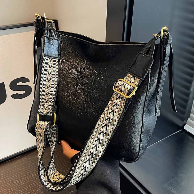 New Product Solid Color Simple Women's Handbag Luxury Designer Women Crossbody Bags High Quality Soft Leather Lady Shoulder Bag
New Product Solid Color Simple Women's Handbag Luxury Designer Women Crossbody Bags High Quality Soft Leather Lady Shoulder Bag
