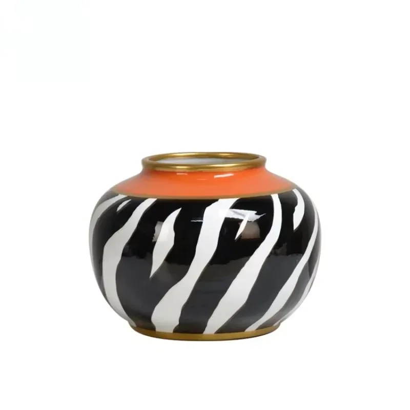 Wholesale Decoration Luxury Modern White Hand Painted Ceramic Porcelain Table Flower Vase For Home Decor
Wholesale Decoration Luxury Modern White Hand Painted Ceramic Porcelain Table Flower Vase For Home Decor