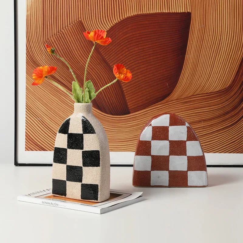 Nordic modern hand-painted lattice sand surface ceramic vase, bed and breakfast creative small ornament set
Nordic modern hand-painted lattice sand surface ceramic vase, bed and breakfast creative small ornament set