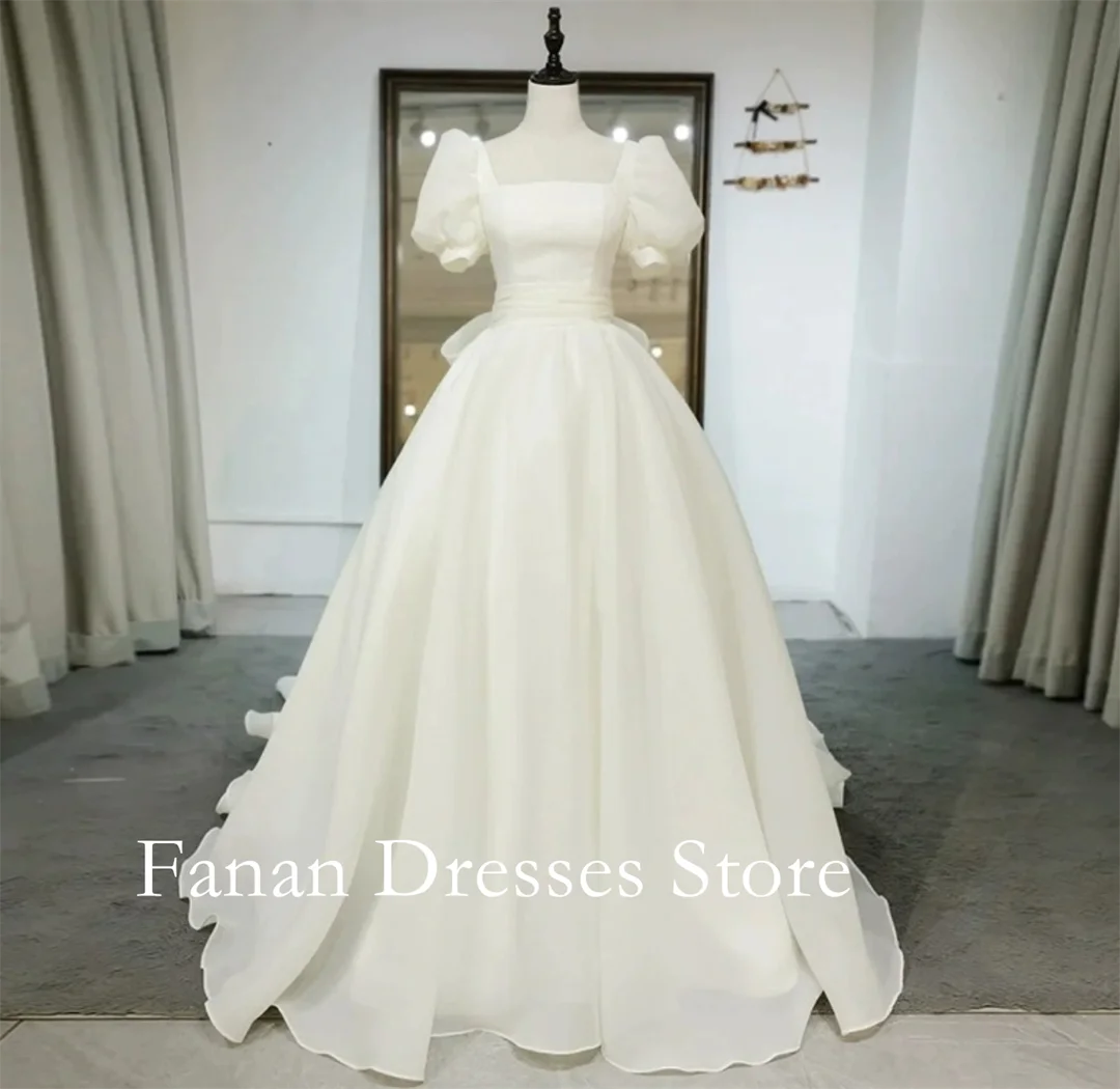 FANAN Korea Square Neck Floor Length Puff Sleeves Simple Bride Dresses Organza Corset Wedding Dresses 웨딩드레스 Ivory Customize
FANAN Korea Square Neck Floor Length Puff Sleeves Simple Bride Dresses Organza Corset Wedding Dresses 웨딩드레스 Ivory Customize