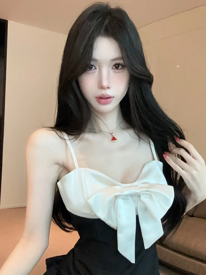Unique Black And White Color Collision Knot Strapless Dress Elegant Waist Cinching Short Cake Skirt for Women Summe...
Unique Black And White Color Collision Knot Strapless Dress Elegant Waist Cinching Short Cake Skirt for Women Summe...