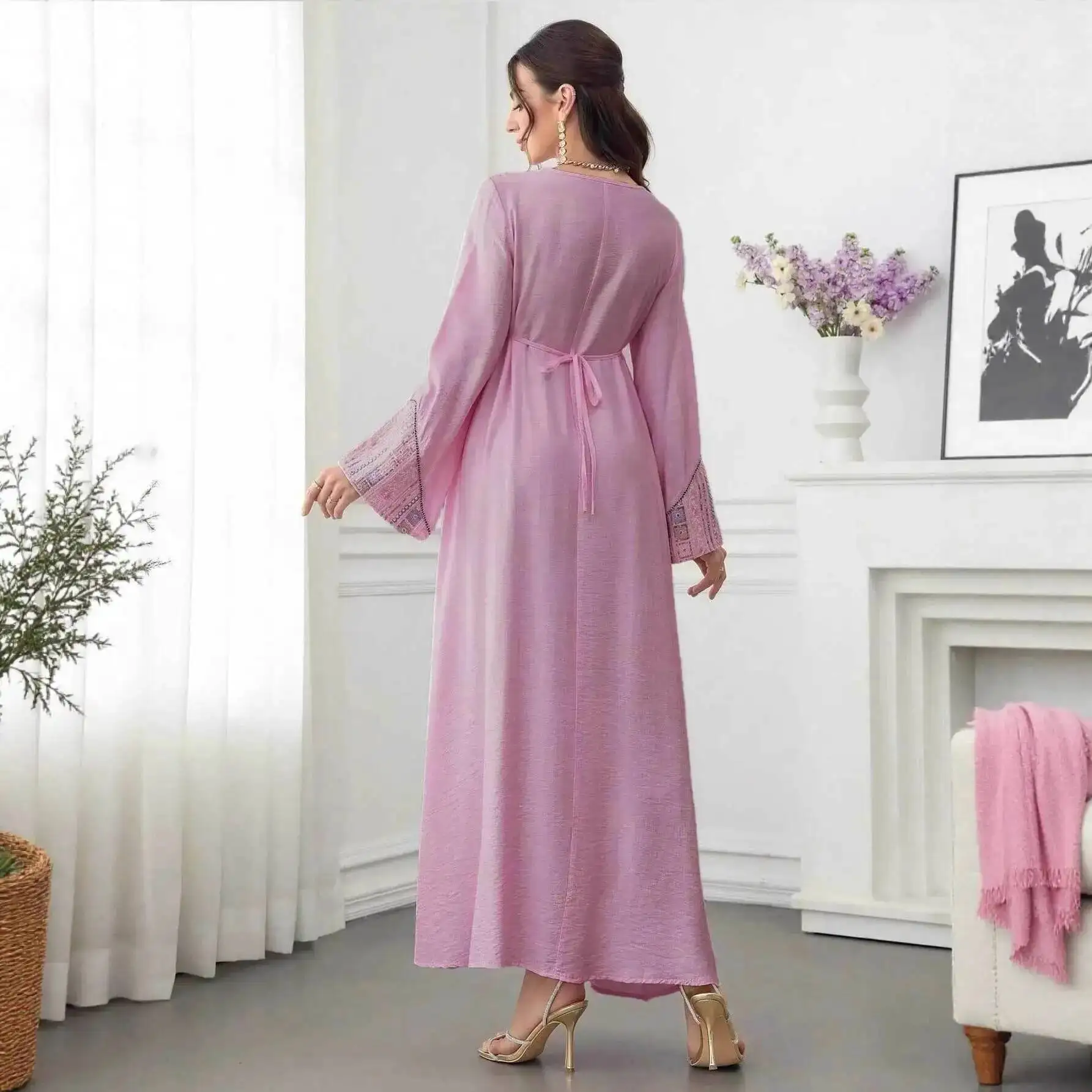 Beaded Heavy Jalabiya Robe Embroidery Belt Kaftan Muslim Fashion Elegant Dress
Beaded Heavy Jalabiya Robe Embroidery Belt Kaftan Muslim Fashion Elegant Dress