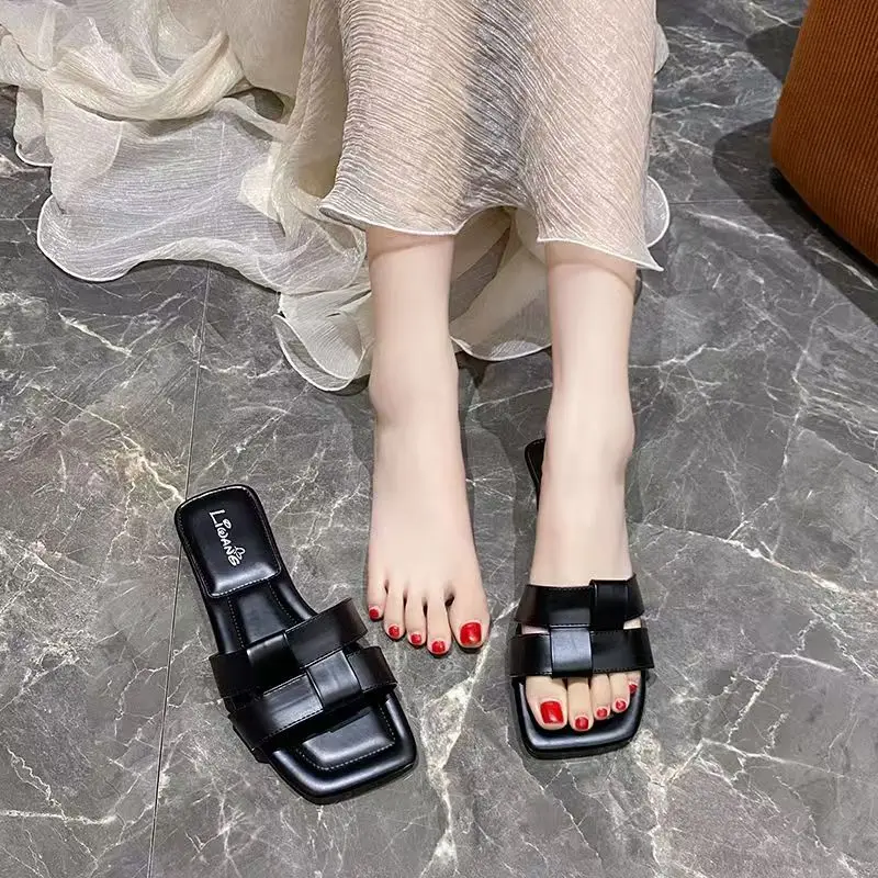 2026 Summer anti-slip flat sandals for women stylish comfortable beautiful versatile suitable for casual outings and shopping
2026 Summer anti-slip flat sandals for women stylish comfortable beautiful versatile suitable for casual outings and shopping