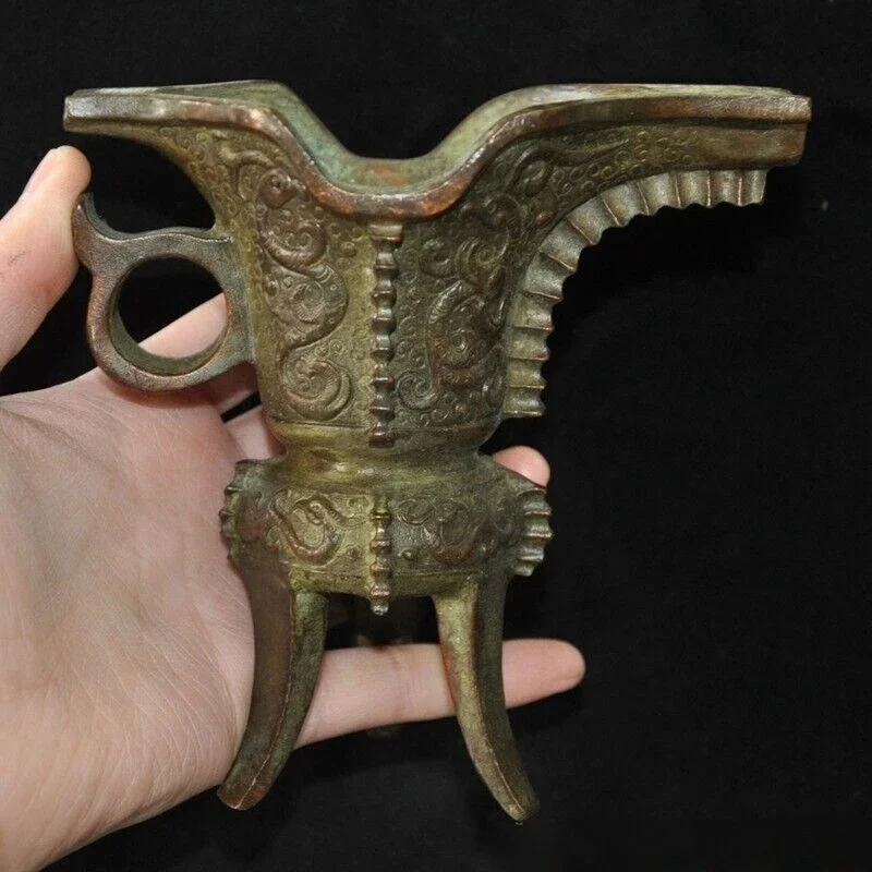 4.6" Ancient Chinese dynasty bronze dragon beast statue goblet wine glass cup
4.6" Ancient Chinese dynasty bronze dragon beast statue goblet wine glass cup