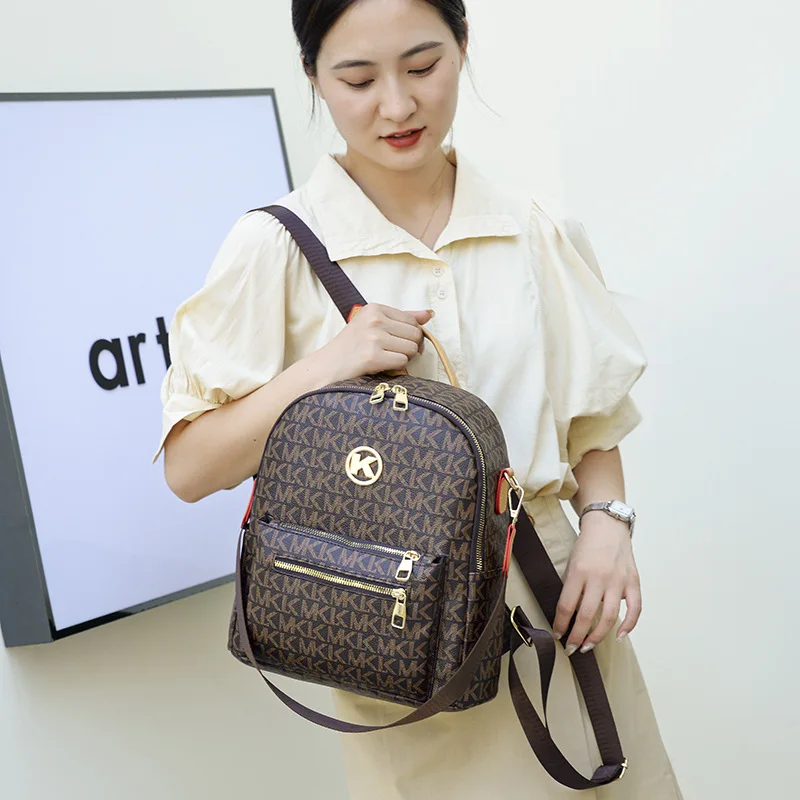 2025 Новый рюкзак с принтом в стиле ретро для женщин, модная рабочая дорожная сумка с смелыми надписями, стильный уличный рюкзак, просторный рюкзак
2025 Новый рюкзак с принтом в стиле ретро для женщин, модная рабочая дорожная сумка с смелыми надписями, стильный уличный рюкзак, просторный рюкзак