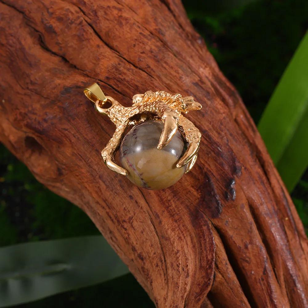 Natural Crystal Jade Dragon Claw Dragon Ball Simple Personality Trend Fashion Style Ball Pendant Pendant
Natural Crystal Jade Dragon Claw Dragon Ball Simple Personality Trend Fashion Style Ball Pendant Pendant