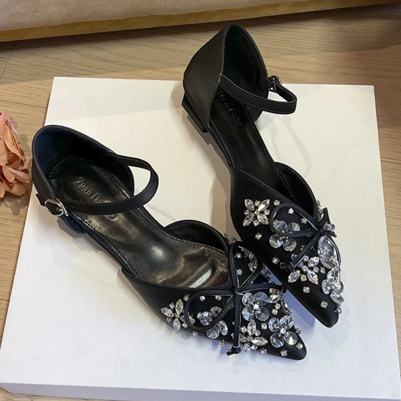 Роскошные босоножки на низком каблуке с кристаллами, женские туфли-лодочки с ремешком на щиколотке и бантом, элегантные блестящие вечерние модельные туфли, женские туфли 
Роскошные босоножки на низком каблуке с кристаллами, женские туфли-лодочки с ремешком на щиколотке и бантом, элегантные блестящие вечерние модельные туфли, женские туфли