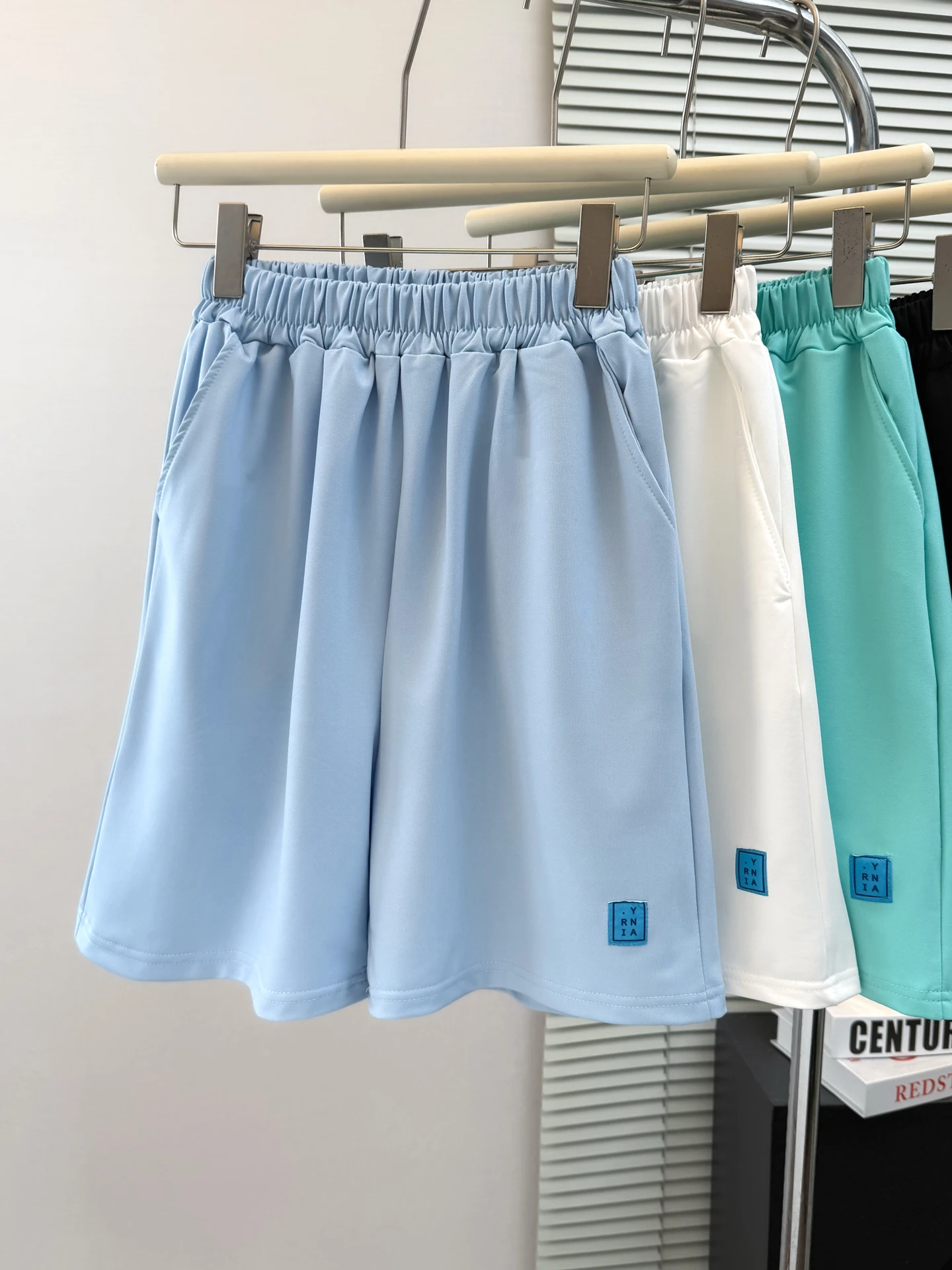 Loose High Waist Wide Leg Five-Quarter Pants Women's Summer New Korean Style Casual Sports Straight Short Pants
Loose High Waist Wide Leg Five-Quarter Pants Women's Summer New Korean Style Casual Sports Straight Short Pants
