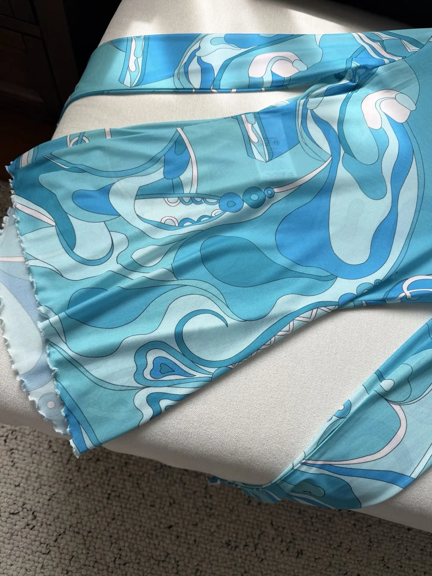 new vortex pattern surround printed blue chiffon see through set
new vortex pattern surround printed blue chiffon see through set