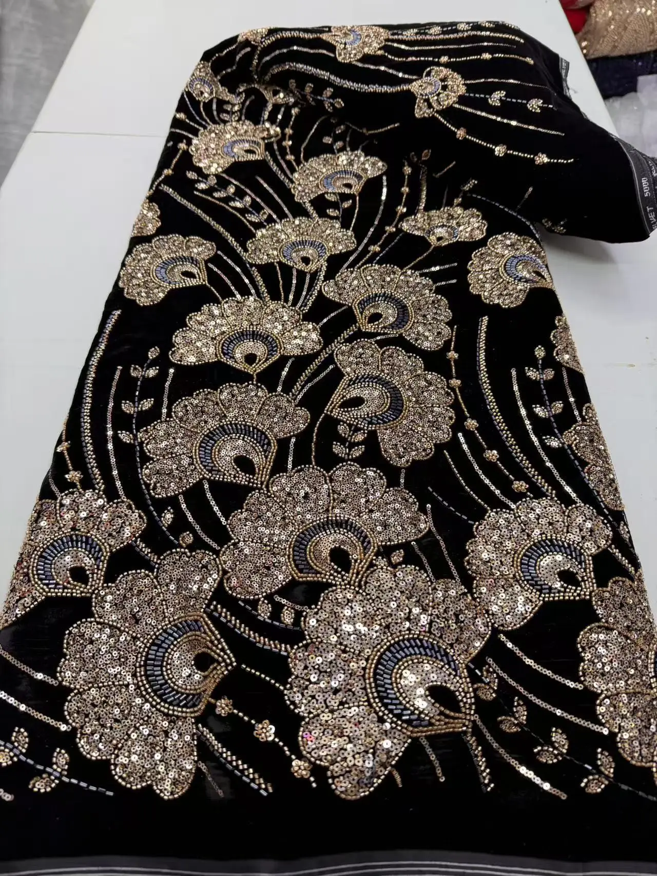 Африканское нигерийское высококачественное кружевное тюлевое полотно с вышивкой пайетками, гипюр, бархат для выпускных платьев, 5 ярдов JY515
Африканское нигерийское высококачественное кружевное тюлевое полотно с вышивкой пайетками, гипюр, бархат для выпускных платьев, 5 ярдов JY515