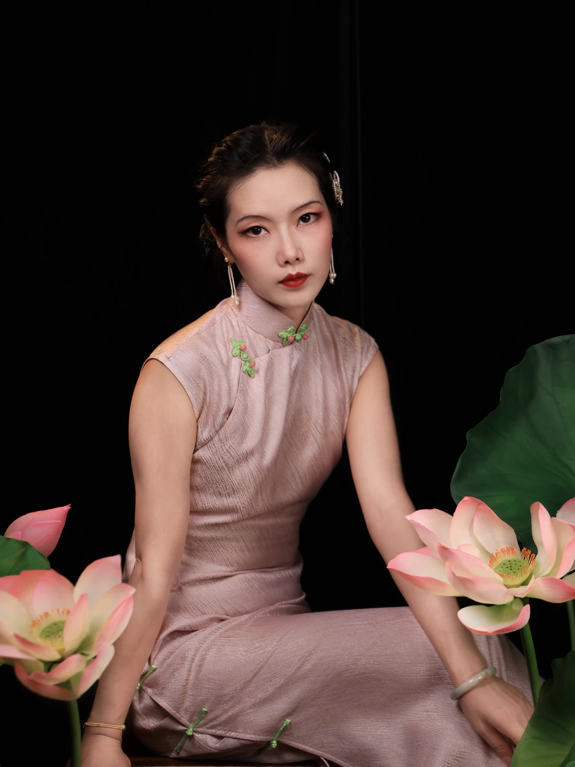 Длинное винтажное платье Top Ulara Silk adient Color Blo Svel, традиционное, с полностью распашной передней частью, дышащее, легкое
Длинное винтажное платье Top Ulara Silk adient Color Blo Svel, традиционное, с полностью распашной передней частью, дышащее, легкое