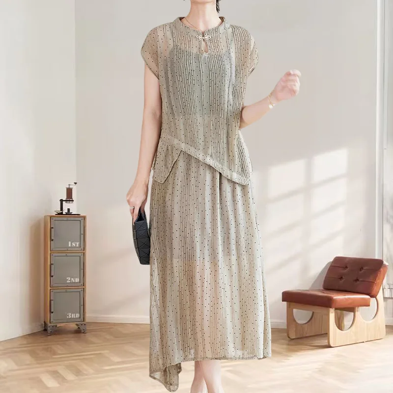 Miyake Pleated Bustle Skirt Set 2025 Loose Plus Size Fold Skirt Set Senior Sense of Leisure Women Summer Pleat Two-piece Set
Miyake Pleated Bustle Skirt Set 2025 Loose Plus Size Fold Skirt Set Senior Sense of Leisure Women Summer Pleat Two-piece Set
