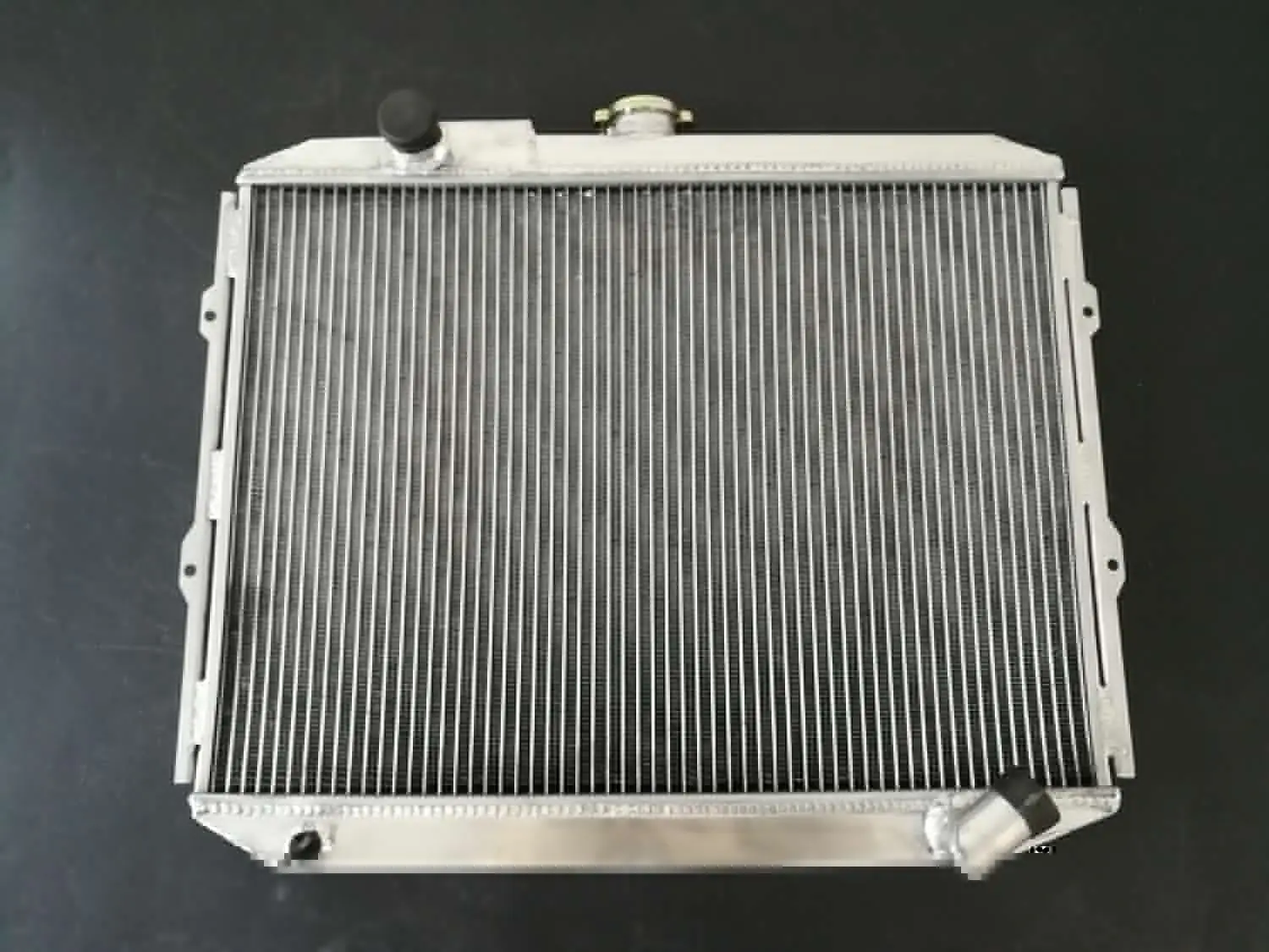 Aluminum Radiator for Mitsubishi PAJERO/MENTERO L04-G/L041G-L049G V12V-V98W MT
Aluminum Radiator for Mitsubishi PAJERO/MENTERO L04-G/L041G-L049G V12V-V98W MT