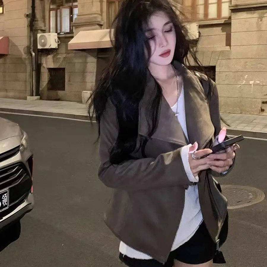 Куртки-бомберы Женская куртка Красная осенняя стереоскопическая одежда для чистки Многослойная трехмерная художественная декоративная панель Минималистский стиль
Куртки-бомберы Женская куртка Красная осенняя стереоскопическая одежда для чистки Многослойная трехмерная художественная декоративная панель Минималистский стиль