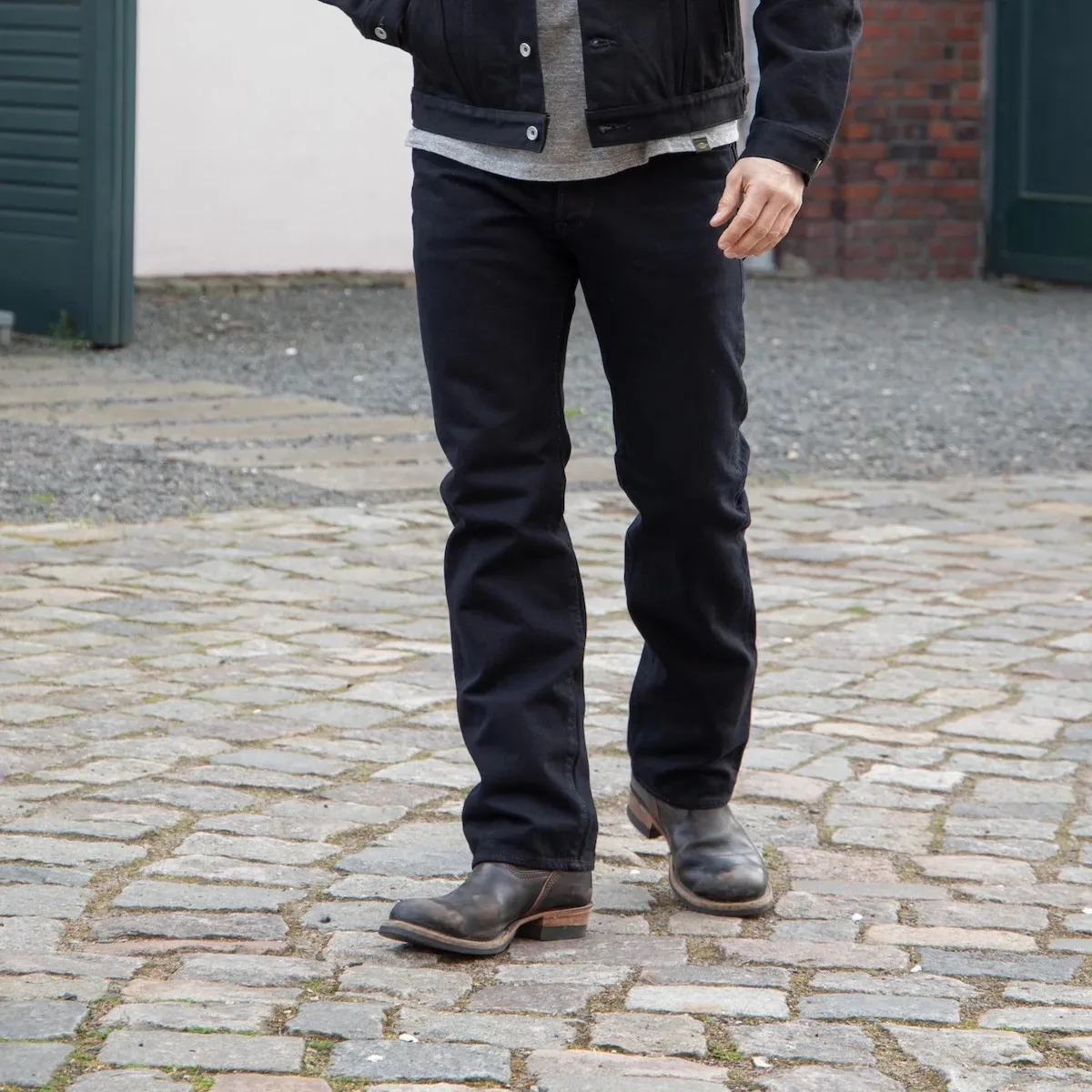 Джинсы IRON HEART Sulfur Black 634s, двойные окрашенные, 14 унций
Джинсы IRON HEART Sulfur Black 634s, двойные окрашенные, 14 унций