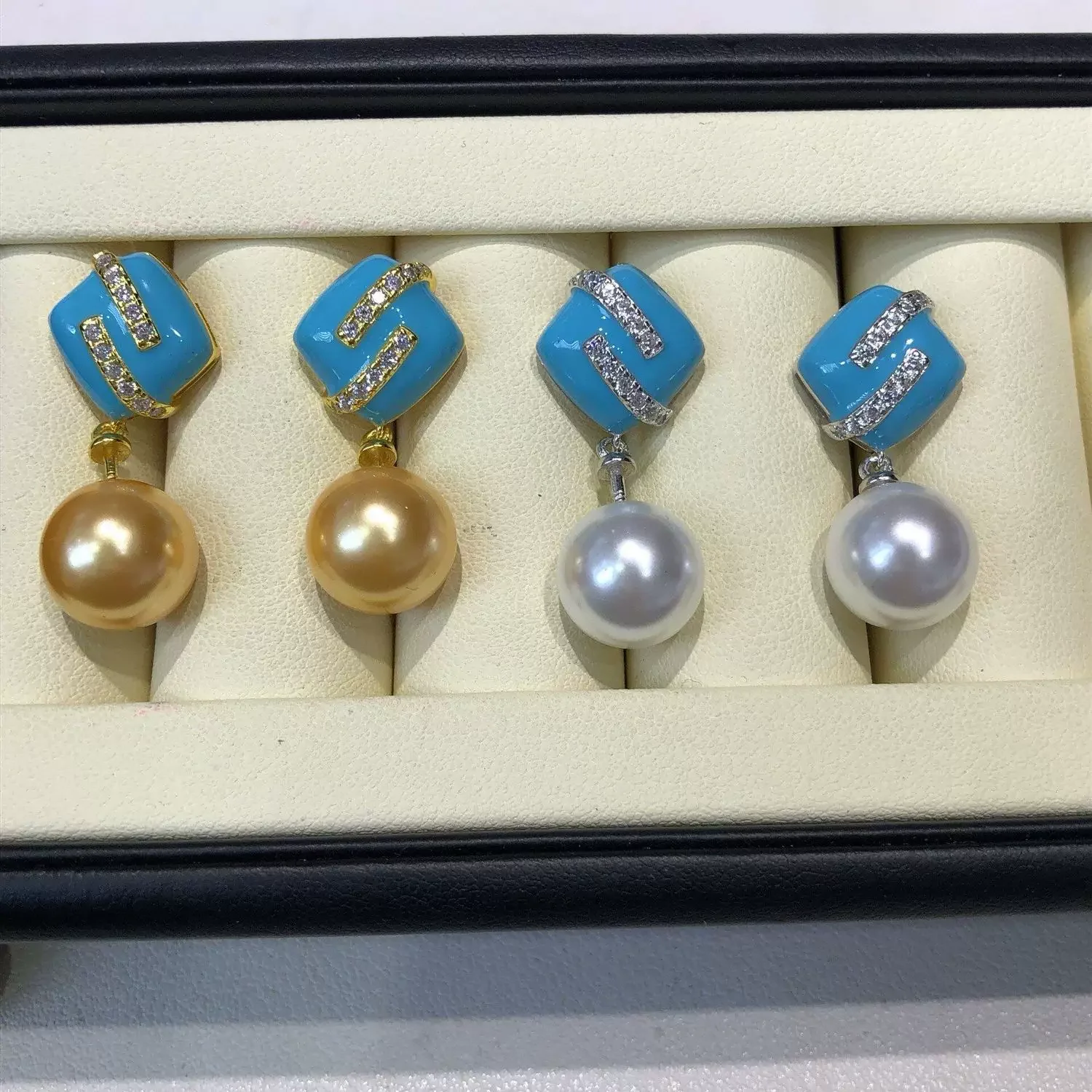New DIY pearl accessory set with drop oil blue micro settings, S925 pure silver ear stud and earring half-finished base
New DIY pearl accessory set with drop oil blue micro settings, S925 pure silver ear stud and earring half-finished base