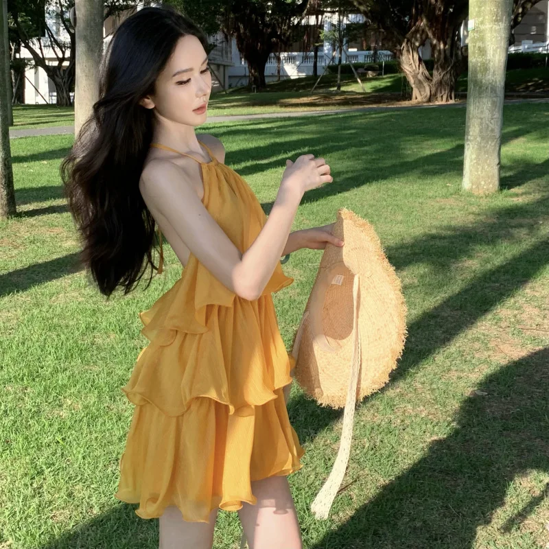 Resort style halter neck dress, yellow white multi-layered lotus leaf bright silk dress, stunning seaside backless beach dress
Resort style halter neck dress, yellow white multi-layered lotus leaf bright silk dress, stunning seaside backless beach dress