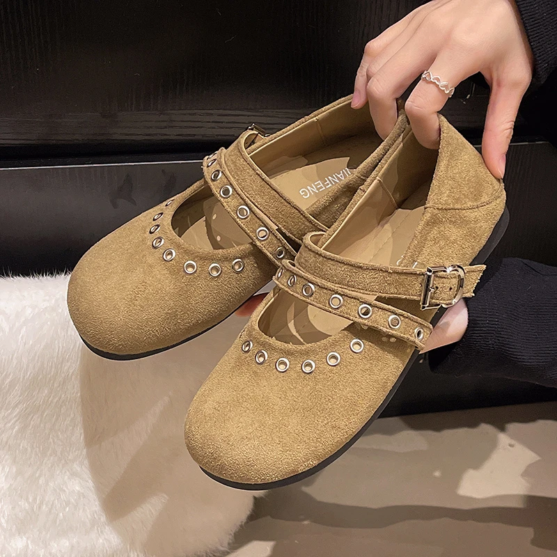 Французские замшевые винтажные туфли Мэри Джейн, туфли на одной платформе, новинка 2026, удобные низкие туфли на мягкой подошве с одной пряжкой
Французские замшевые винтажные туфли Мэри Джейн, туфли на одной платформе, новинка 2026, удобные низкие туфли на мягкой подошве с одной пряжкой