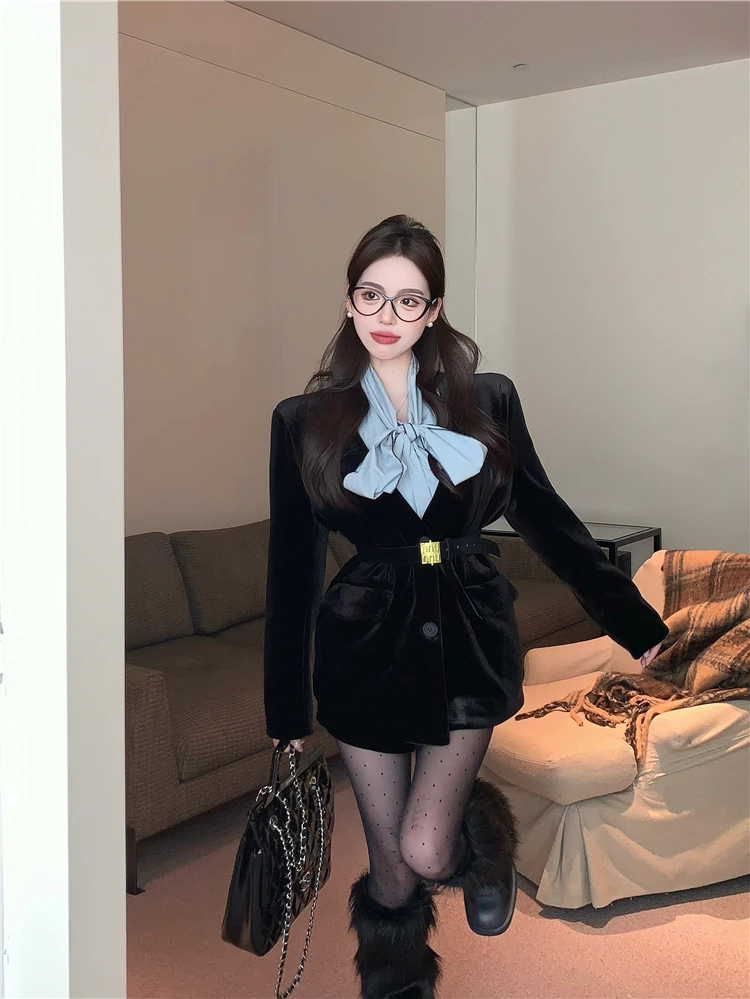 Korean Fashion New Retro 3 Piece Sets Black Velvet Long Sleeve Slim Waist Blazer Coat + Blue Shirt Tops + High Waist Mini Shorts
Korean Fashion New Retro 3 Piece Sets Black Velvet Long Sleeve Slim Waist Blazer Coat + Blue Shirt Tops + High Waist Mini Shorts