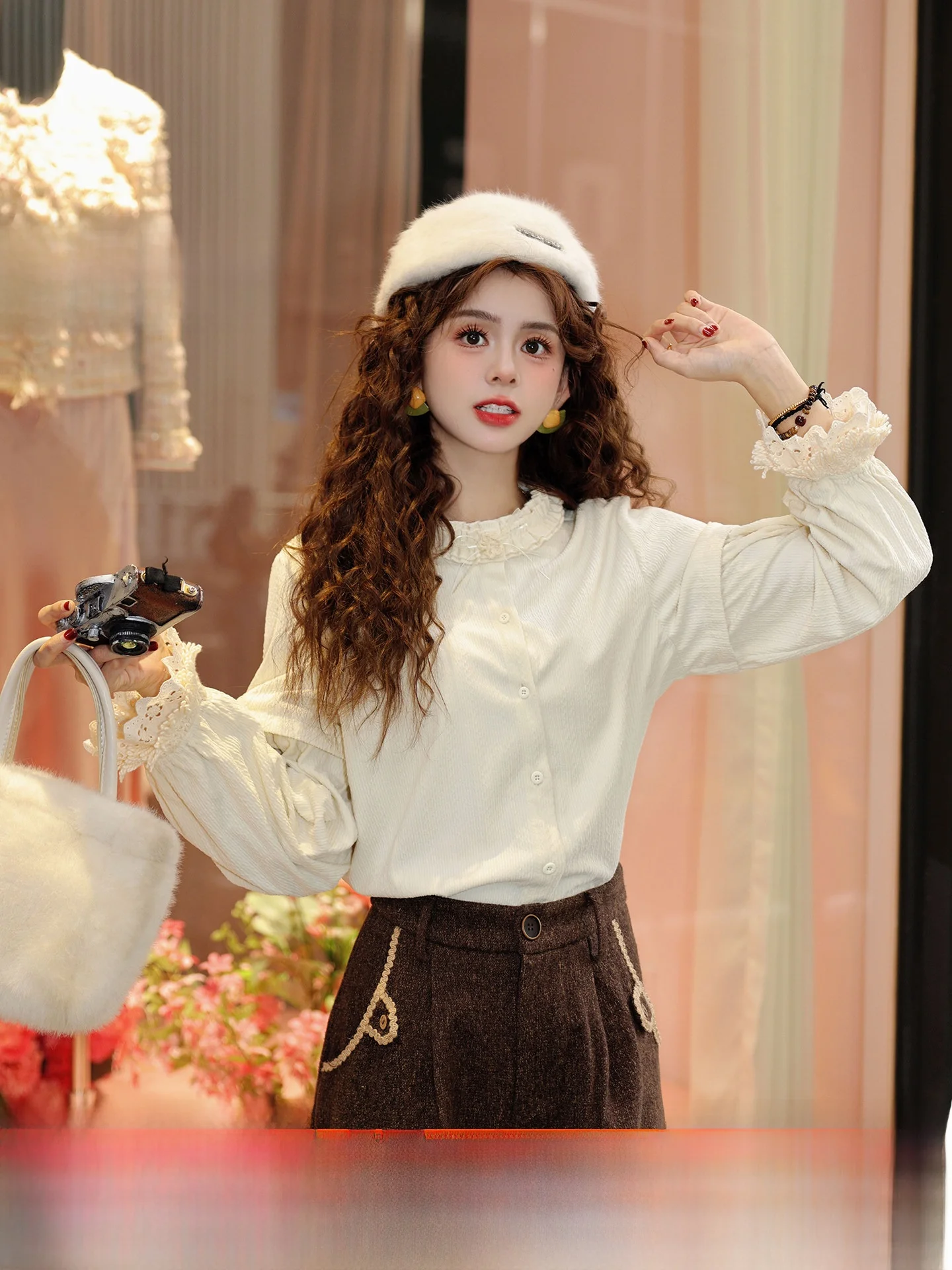 Chen Jiajie Sandalwood Flower Unique Beautiful Long Sve irt Women Autumn Winter Design Sense Splicing Top Polyester Fiber
Chen Jiajie Sandalwood Flower Unique Beautiful Long Sve irt Women Autumn Winter Design Sense Splicing Top Polyester Fiber