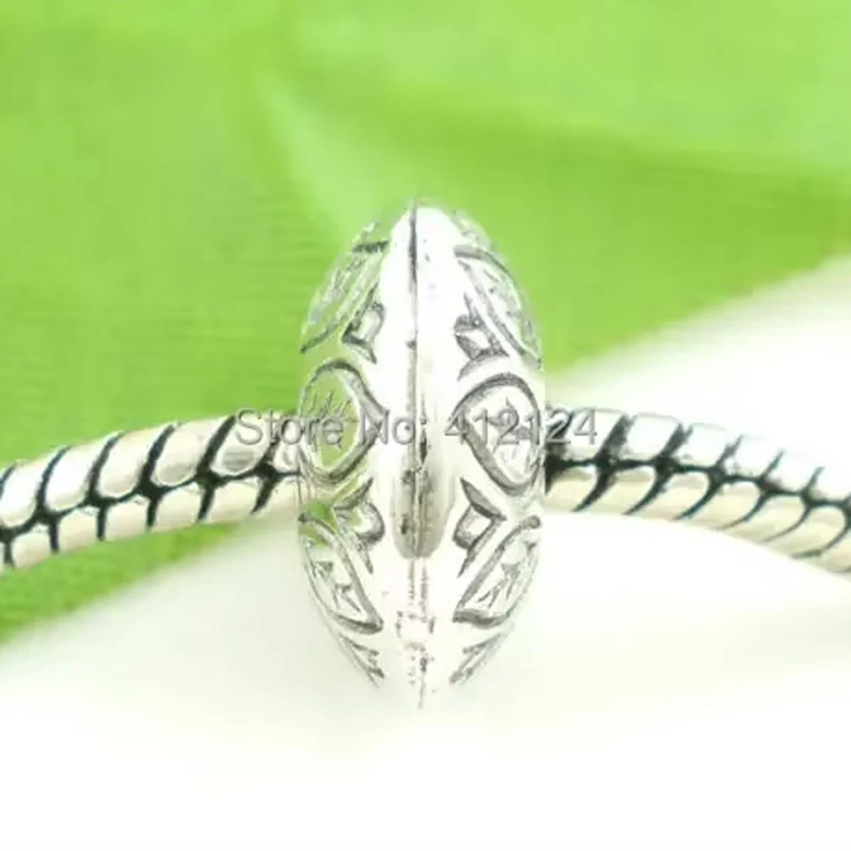900Pcs Antique Silver Tone Leaf Pattern European Spacers Beads Fit Charm Snake Chain 14x6mm
900Pcs Antique Silver Tone Leaf Pattern European Spacers Beads Fit Charm Snake Chain 14x6mm