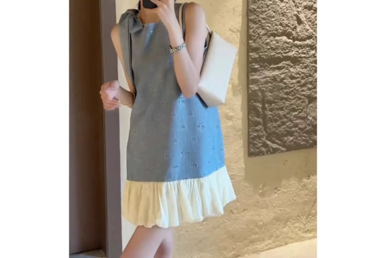 Jacquard Lace Up Bow Sleeveless Vest Dress for Women Contrasting Color Splicing Loose Short Skirt for Women
Jacquard Lace Up Bow Sleeveless Vest Dress for Women Contrasting Color Splicing Loose Short Skirt for Women