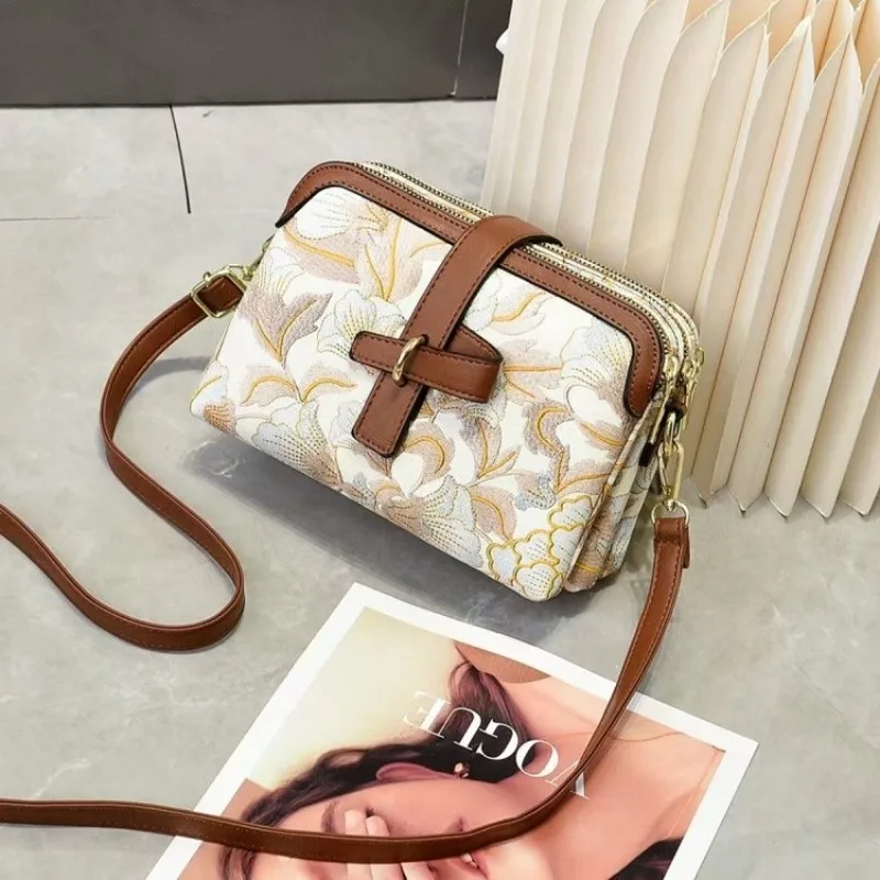 Classic Vintage Elegant Messenger Bag Ladies High End Leather Casual Simple Trendy Designer Bag
Classic Vintage Elegant Messenger Bag Ladies High End Leather Casual Simple Trendy Designer Bag