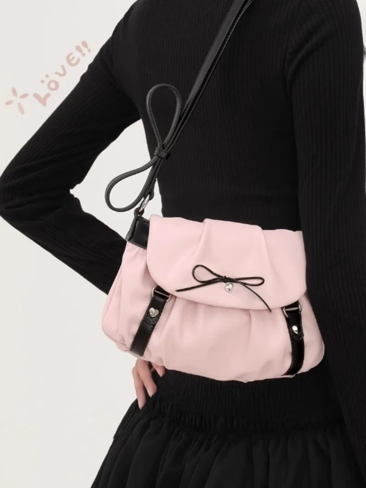 MBTI Pink Shoulder Bag for Women Elegant Fashion Cute Luxury Designer Crossbody Bag Exquisite Commuter Female New in Handbag
MBTI Pink Shoulder Bag for Women Elegant Fashion Cute Luxury Designer Crossbody Bag Exquisite Commuter Female New in Handbag