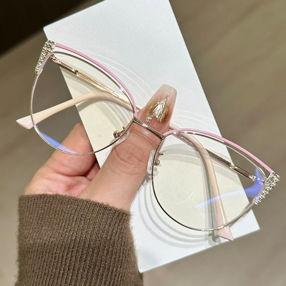 Rhinestone Studded Anti-blue Light Glasses Transparent Lightweight Square Frame Myopia Glasses Anti Radiation Metal Frame
Rhinestone Studded Anti-blue Light Glasses Transparent Lightweight Square Frame Myopia Glasses Anti Radiation Metal Frame