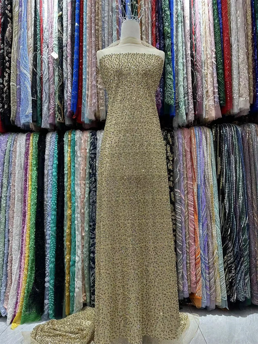 Luxury Fabric For Dress 5 Yard With Bead Color Glass Gold French Lace Fabrics Quality 2024 Elegant Embroidery African LaceA345-1
Luxury Fabric For Dress 5 Yard With Bead Color Glass Gold French Lace Fabrics Quality 2024 Elegant Embroidery African LaceA345-1