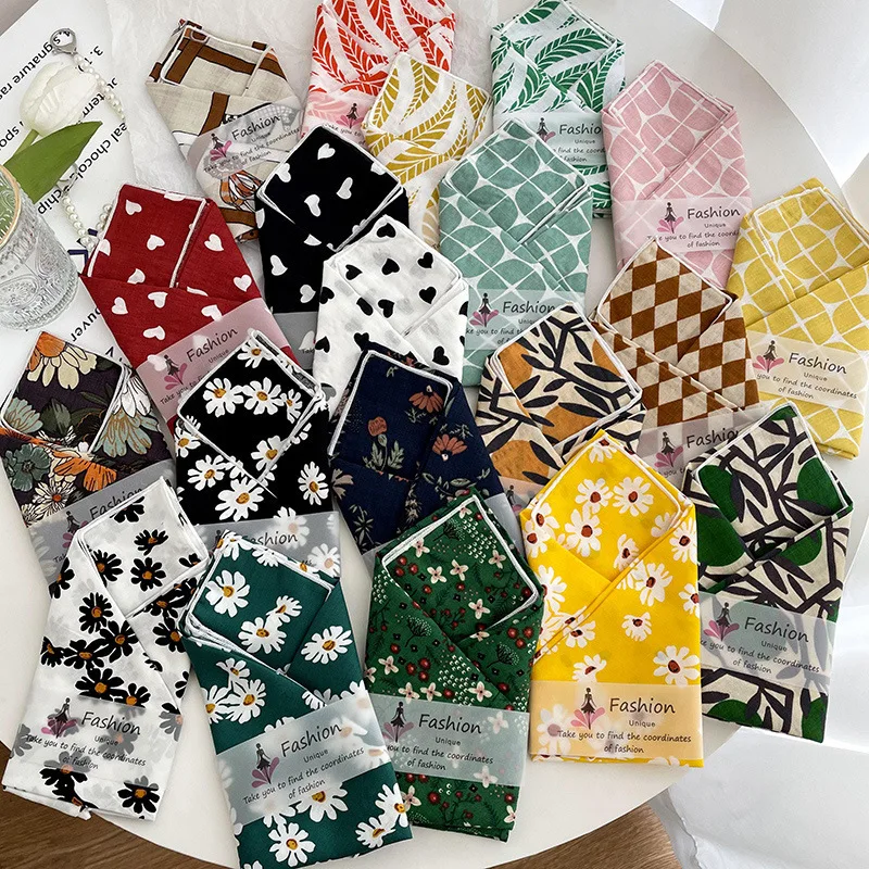 Cotton and Linen Small Square Scarf for Women, Fashionable Floral Pattern, Spring and Autumn Temperament, Neck Protection
Cotton and Linen Small Square Scarf for Women, Fashionable Floral Pattern, Spring and Autumn Temperament, Neck Protection