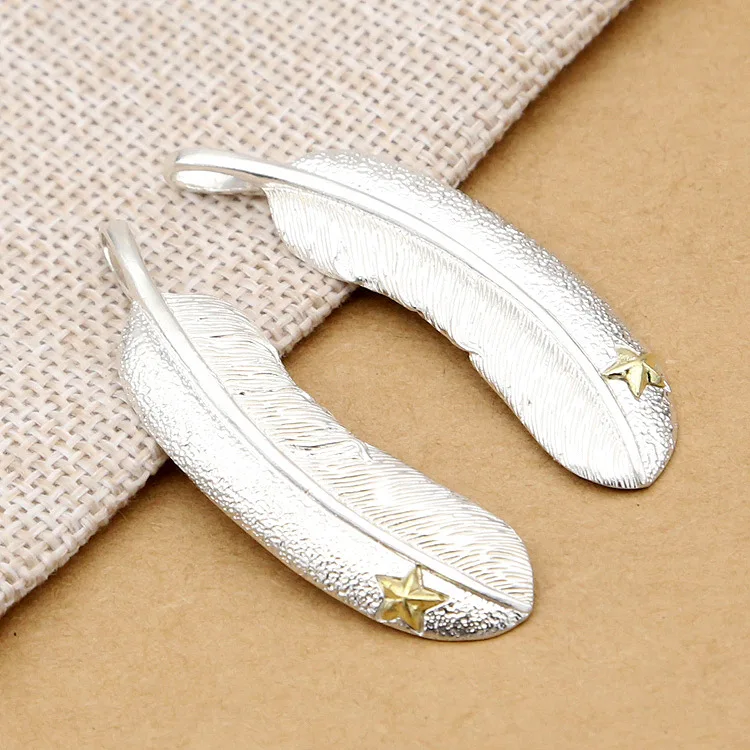 Takahashi Wulang Feather Pure Silver Eagle Small Feather Necklace Pendant Plain Silver Pendant DIY Silver Creative
Takahashi Wulang Feather Pure Silver Eagle Small Feather Necklace Pendant Plain Silver Pendant DIY Silver Creative