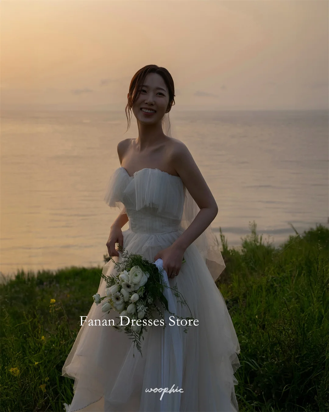 FANAN Strapless Korea Princess Wedding Dresses 웨딩드레스 Tulle Ivory Rufflles Lace-up Customized Pretty Bride Gowns Plus Size
FANAN Strapless Korea Princess Wedding Dresses 웨딩드레스 Tulle Ivory Rufflles Lace-up Customized Pretty Bride Gowns Plus Size