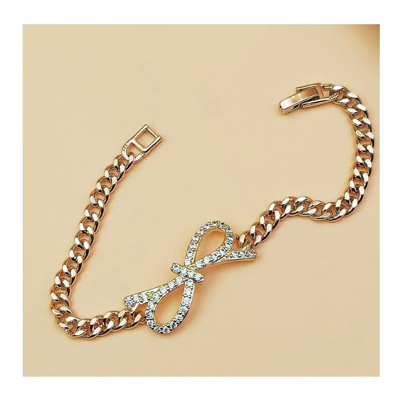 Hot-selling Love Butterfly Bracelet Women's Copper Jewelry Gold-plated Zircon Bow Jewelry Hip-hop Cuban Chain
Hot-selling Love Butterfly Bracelet Women's Copper Jewelry Gold-plated Zircon Bow Jewelry Hip-hop Cuban Chain