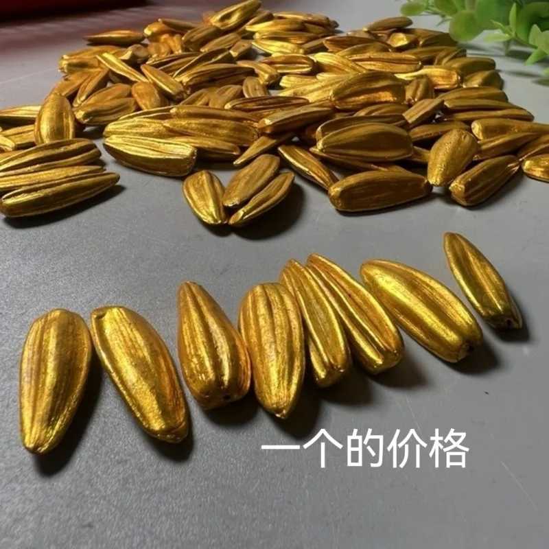 Qing Dynasty Bronze Gilt Emperor's Reward Item Golden Melon Seeds Collectible Bronze Ornament Buddha Offering
Qing Dynasty Bronze Gilt Emperor's Reward Item Golden Melon Seeds Collectible Bronze Ornament Buddha Offering