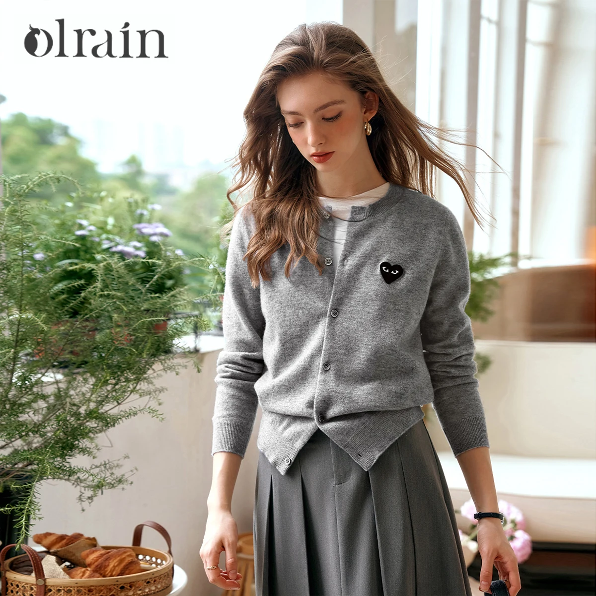 OLrain Women French style Gray Heart Patch Knit Cardigan 2026 New Casual Commute Round Neck Loose Sweater Outerwear O57QZ88362
OLrain Women French style Gray Heart Patch Knit Cardigan 2026 New Casual Commute Round Neck Loose Sweater Outerwear O57QZ88362