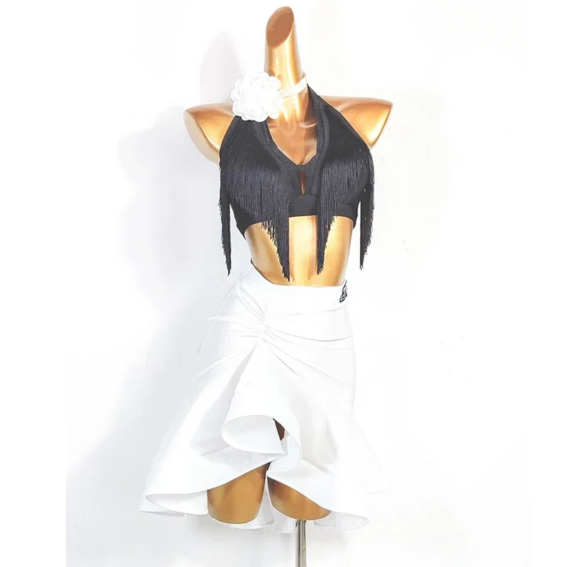 Women Sexy Black Tassels Tops White Skirts Suit Chacha Samba Latin Dress Latin Dance Performance Costumes
Women Sexy Black Tassels Tops White Skirts Suit Chacha Samba Latin Dress Latin Dance Performance Costumes