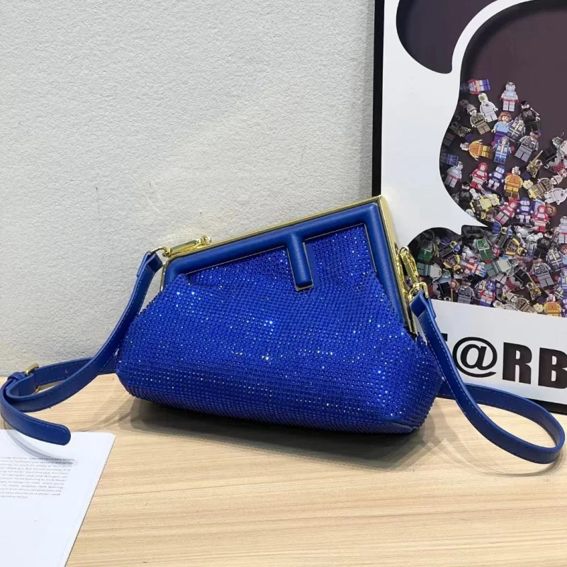 -Studded Bag Women New Fashion Retro Clip Bag Handheld Shoulder Trendy Celebrity Style High-Value Women's Bag
-Studded Bag Women New Fashion Retro Clip Bag Handheld Shoulder Trendy Celebrity Style High-Value Women's Bag