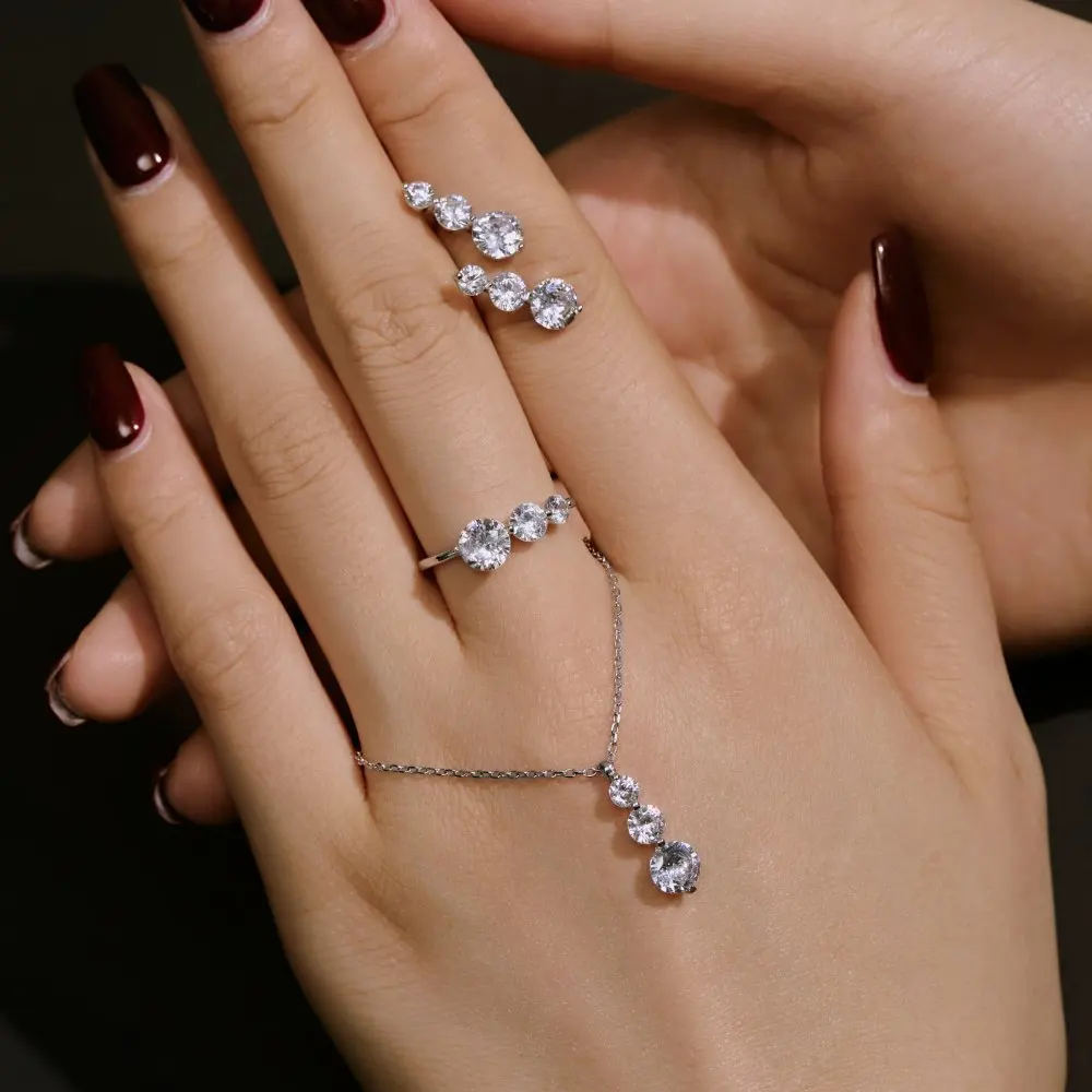 S925 Sterling Silver Wedding Jewelry Set Women CZ Necklace Bridal Earrings Rings Female Shiny 5A Zircon Luxury Jewelry Gift Gift
S925 Sterling Silver Wedding Jewelry Set Women CZ Necklace Bridal Earrings Rings Female Shiny 5A Zircon Luxury Jewelry Gift Gift