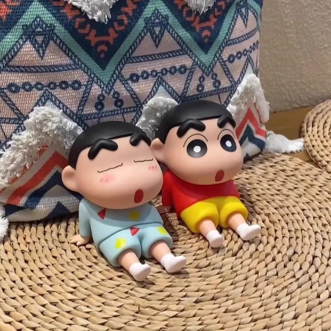 Crayon Shin-Chan Figures Phone Holder Kawaii Anime Desktop Ornaments Cartoon Watching TV Phone Support Cute Doll Decorations
Crayon Shin-Chan Figures Phone Holder Kawaii Anime Desktop Ornaments Cartoon Watching TV Phone Support Cute Doll Decorations