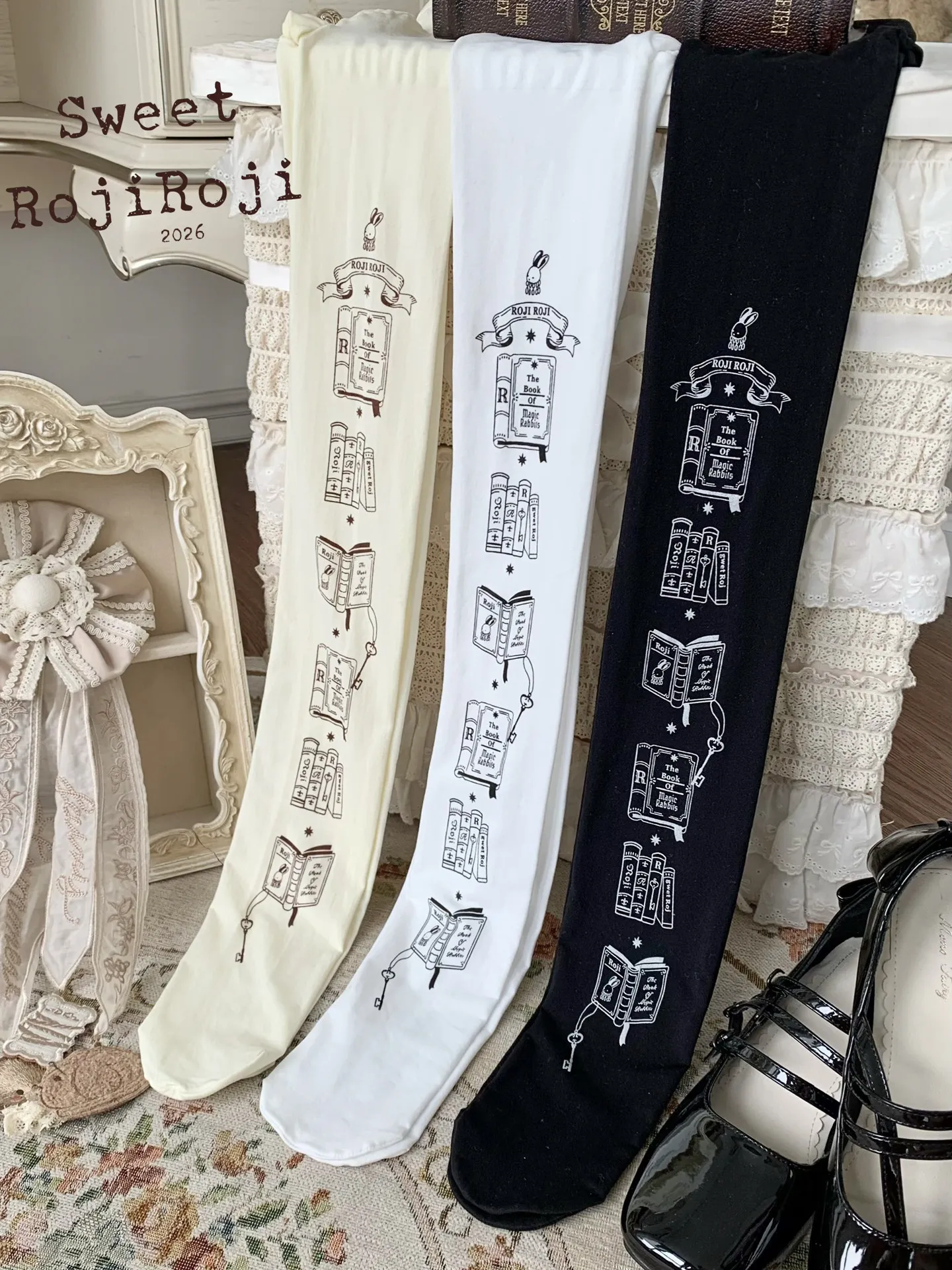 Printed Magic Bookshelf Lolita Socks Women Spring Summer Velvet Skinny Legs Women Lolita Japanese White Silk Pantyhose Women
Printed Magic Bookshelf Lolita Socks Women Spring Summer Velvet Skinny Legs Women Lolita Japanese White Silk Pantyhose Women